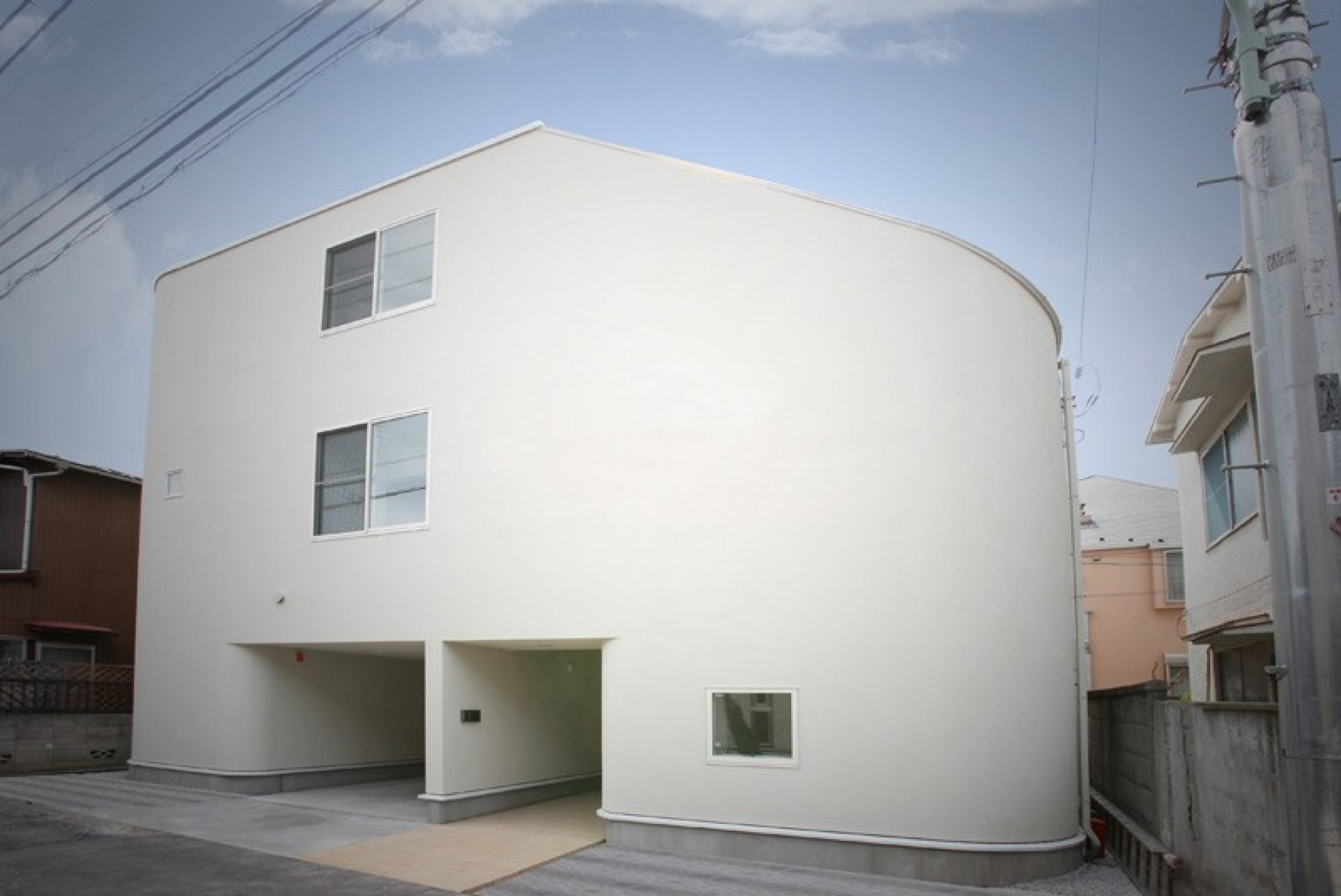 House of slide by Level Architects in Tokyo