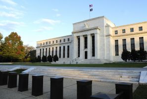Fed considers ending free money pledge