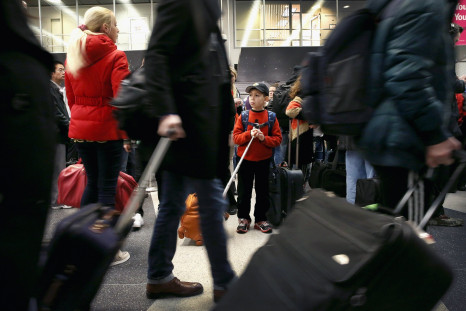Christmas travel, airport crowds 