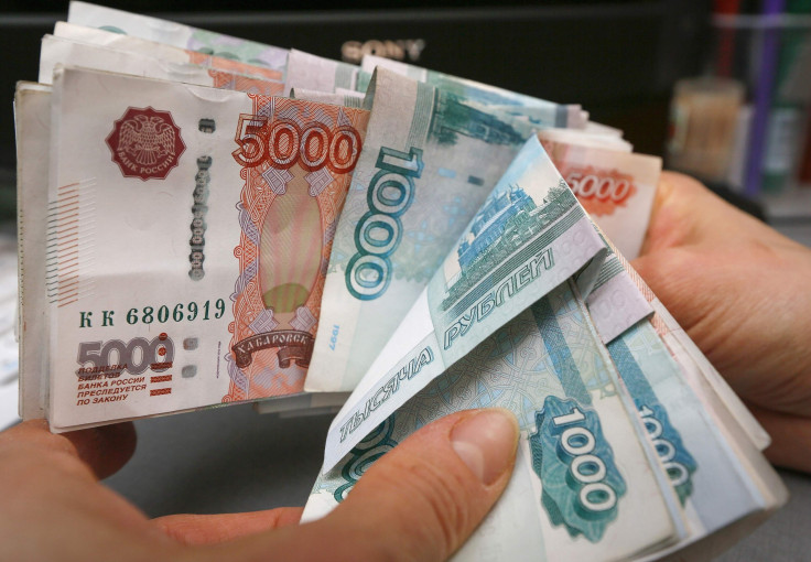 RUSSIA-CRISIS-ROUBLE