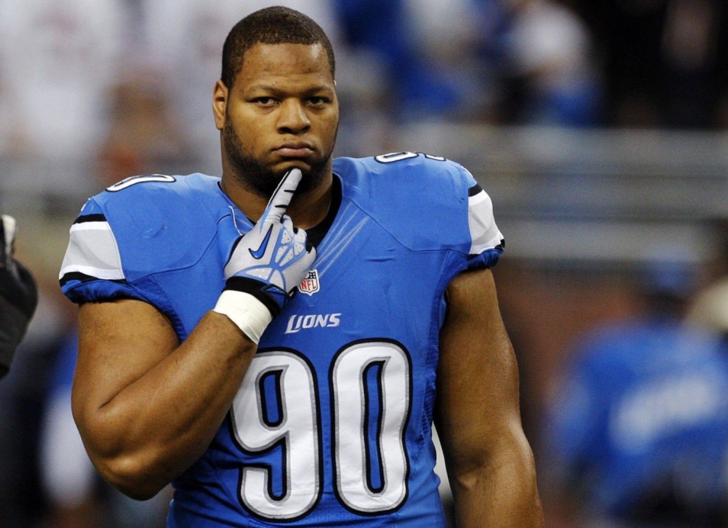 VIDEO Ndamukong Suh Steps On Aaron Rodgers: Lions DT Suspended For Wild ...