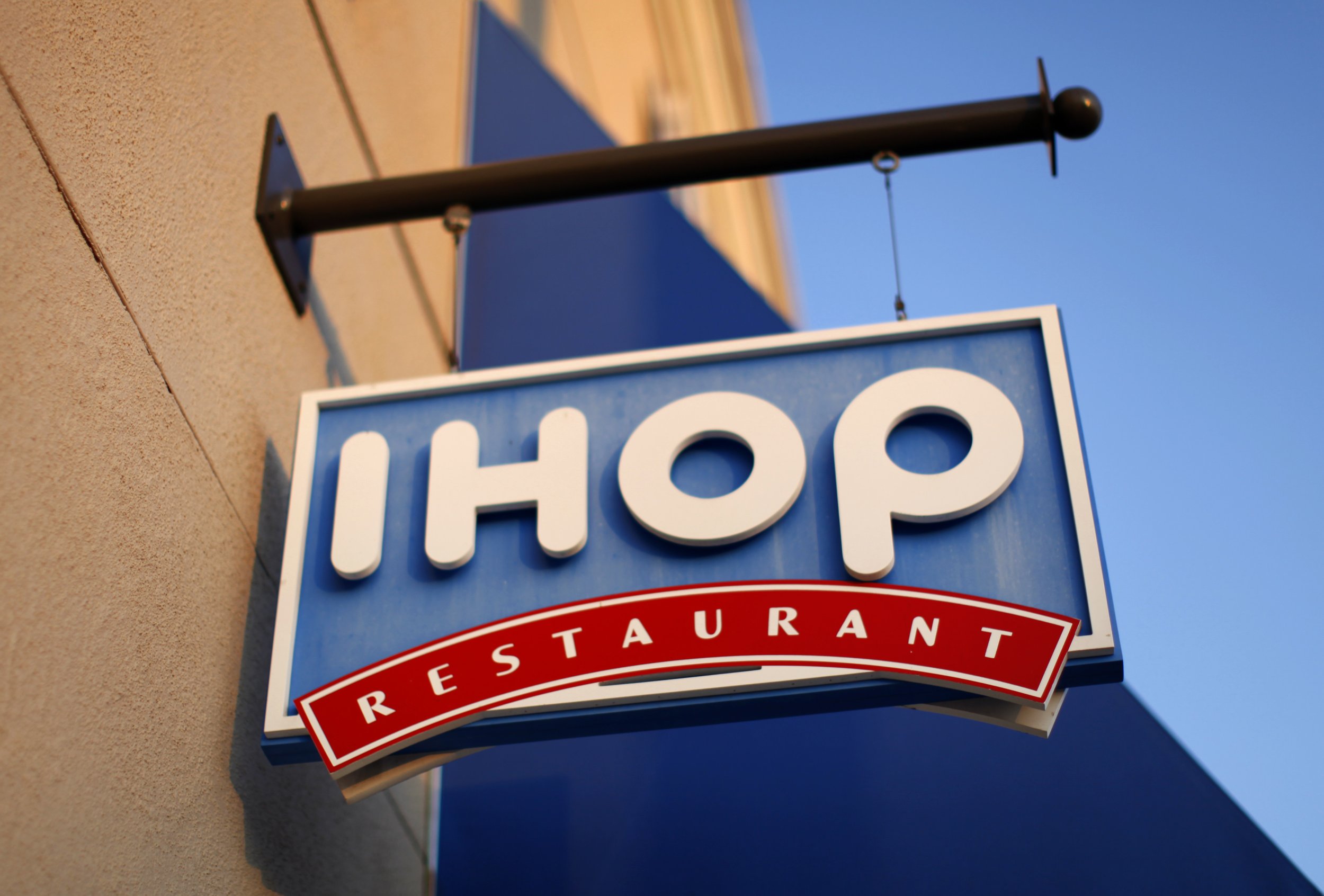 Restaurants Open On New Year s Day Eve List Of Over 25 Major Chains 
