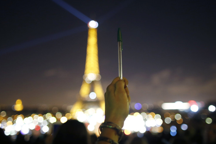 CharlieHebdo_EiffelTower_Jan8