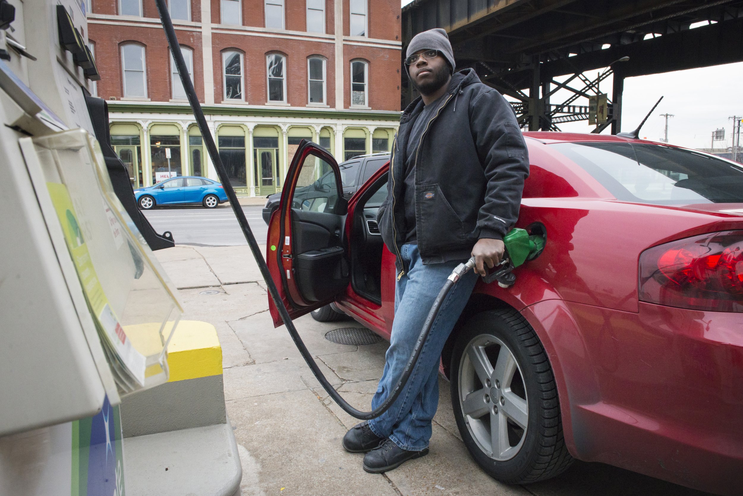 Falling Gas Prices Put Pressure On Congress To Hike Federal Fuel Tax