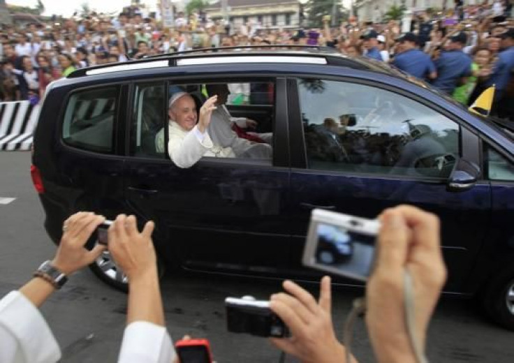 Pope visits Manila