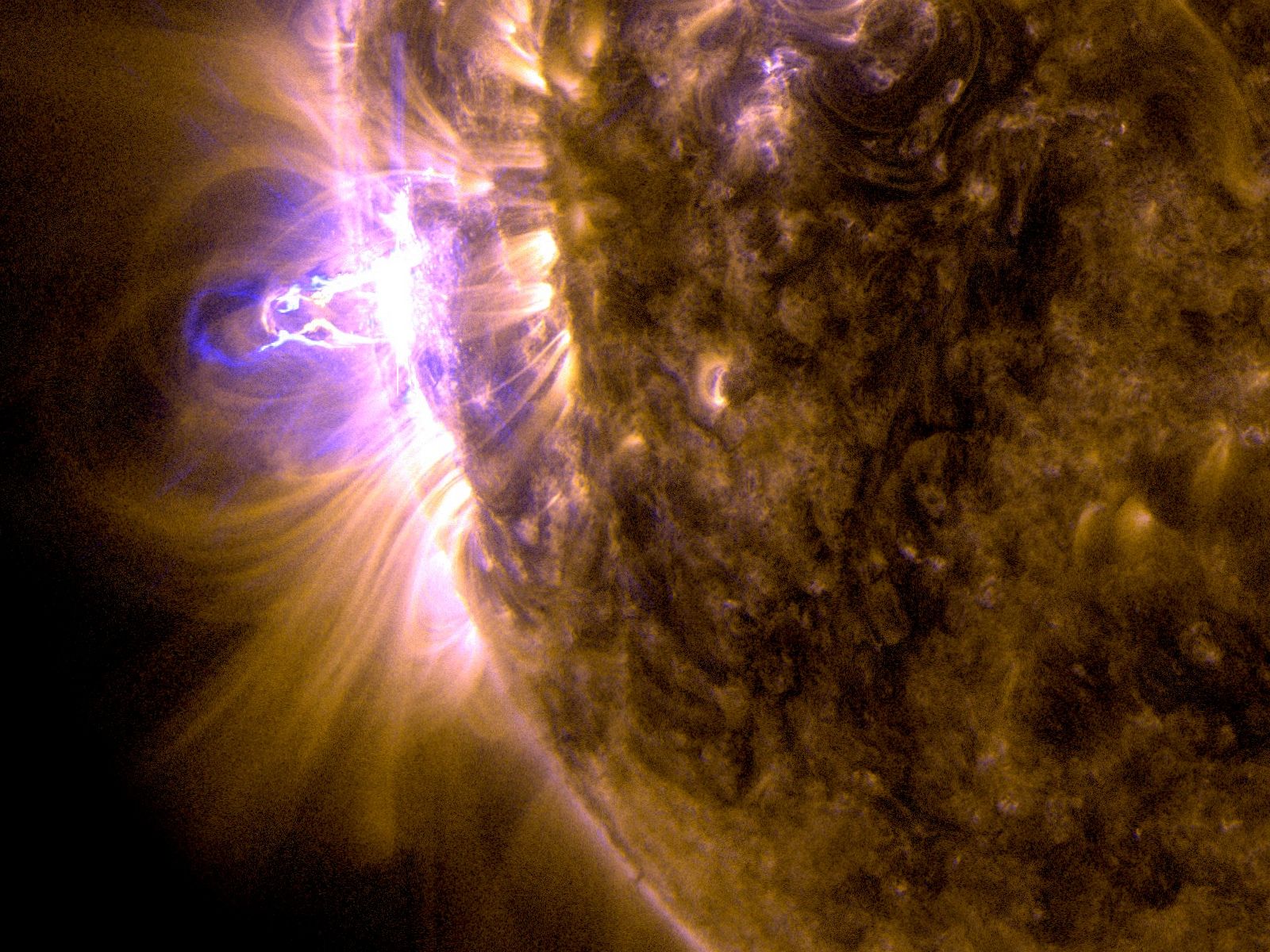 NOAA Observing SlowMoving Solar Flare Explosion On The Sun IBTimes