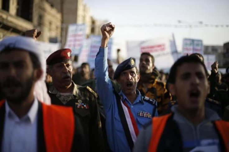 officers loyal to Houthi movement