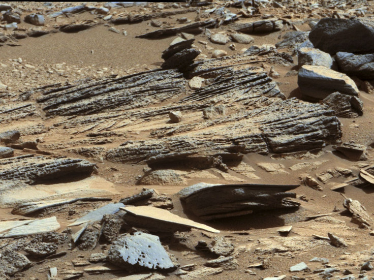 Mars-surface-rocks