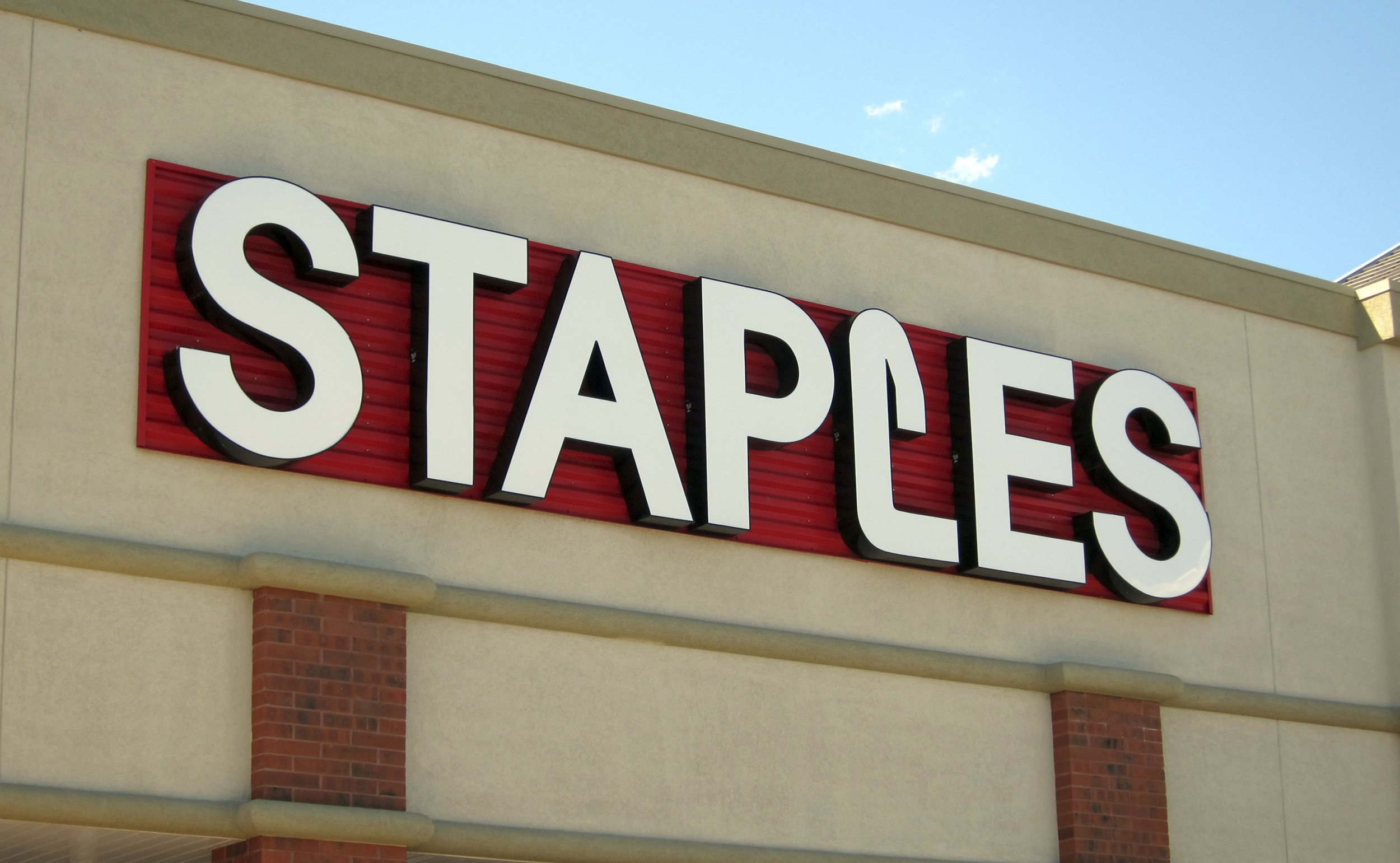 Staples Layoffs Retailer Reportedly Laid Off As Many As 200 Employees