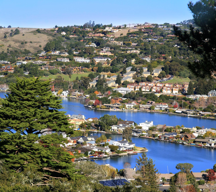 Belvedere_Island_in_Marin_County_California_from_Tiburon