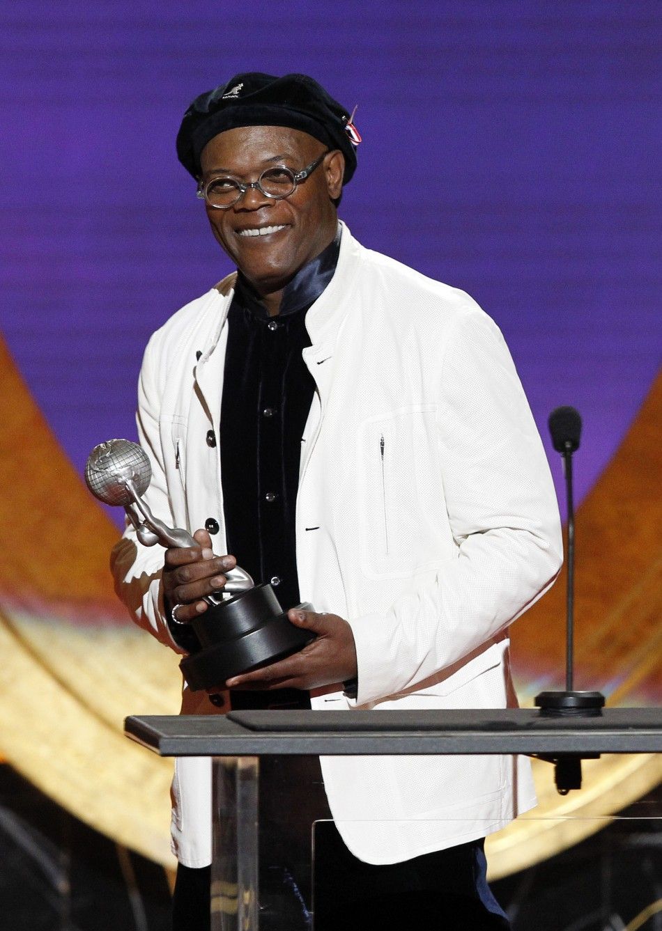 Actor Samuel L. Jackson accepts the award for Outstanding Supporting Actor