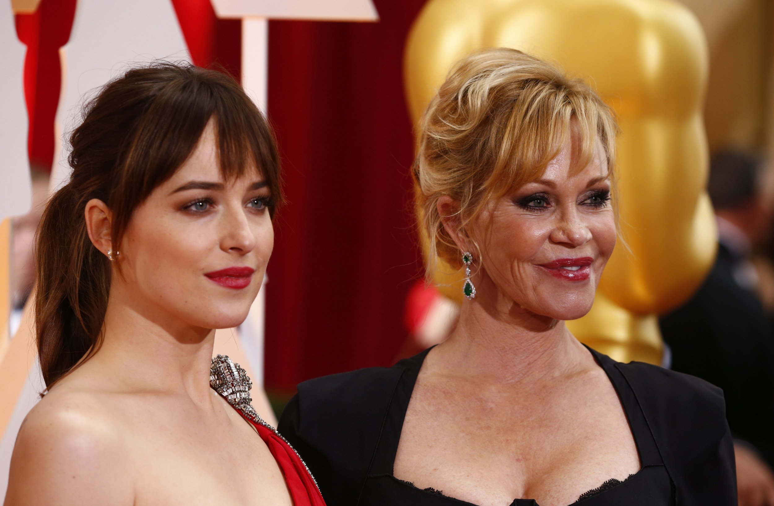 Dakota Johnson Fights With Mom Melanie Griffith About Fifty Shades Of Grey On Oscars Red 