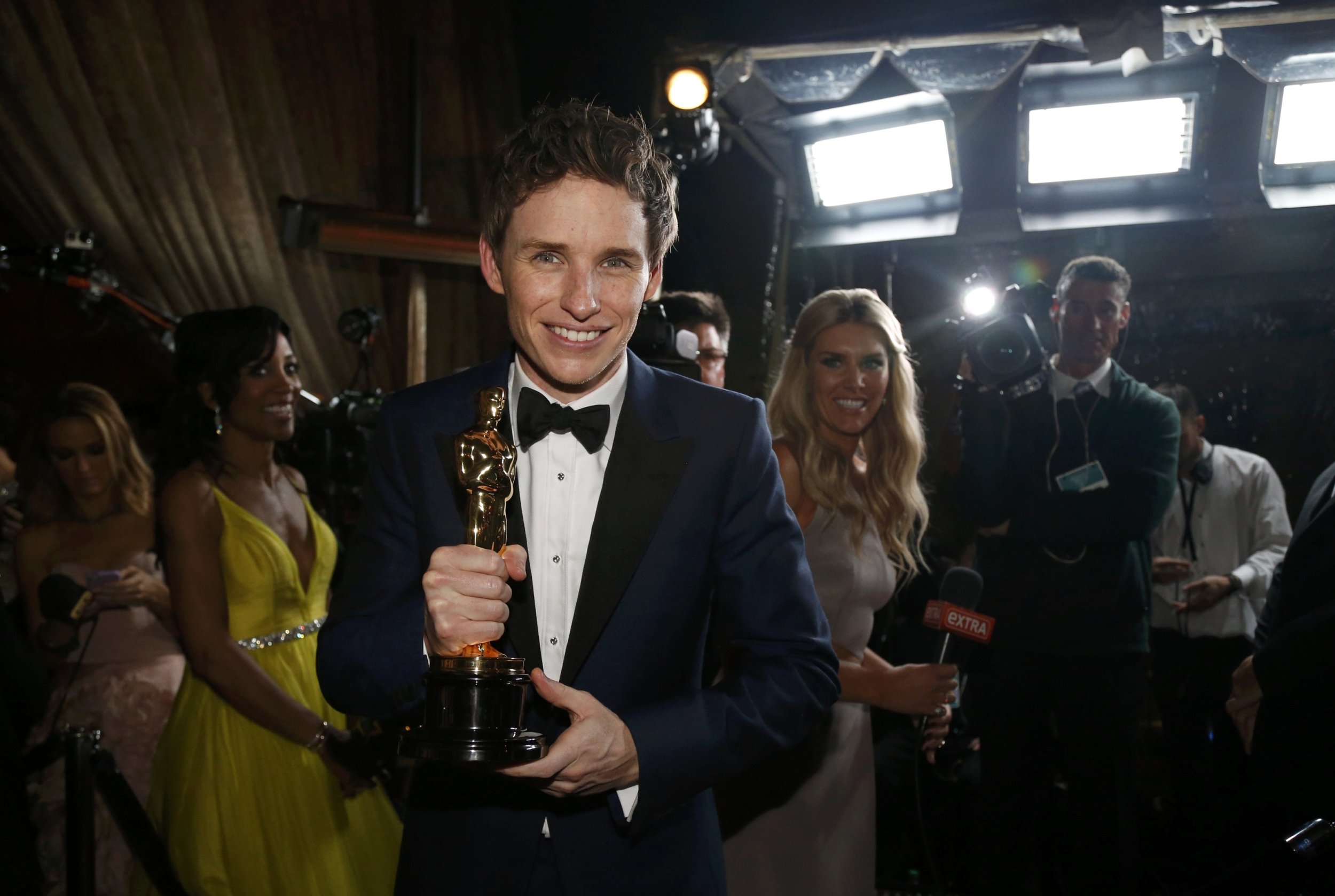 eddie redmayne oscar 2022        
        <figure class=