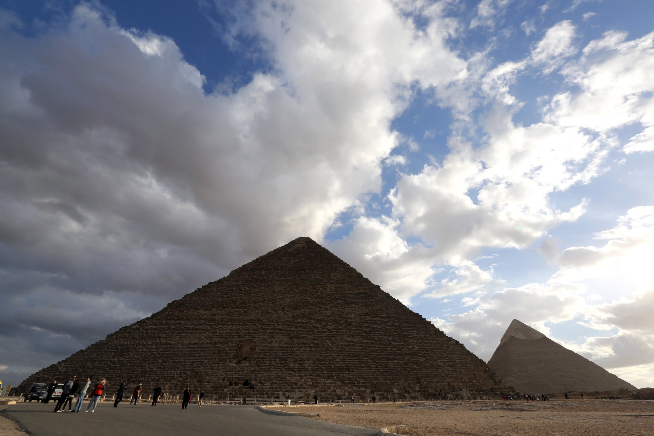 Russian Egypt Porn - Egypt Investigates Pyramid Porn Film: Russian Tourists Reportedly Filmed  Video Near Giza Pyramids, Sphinx | IBTimes