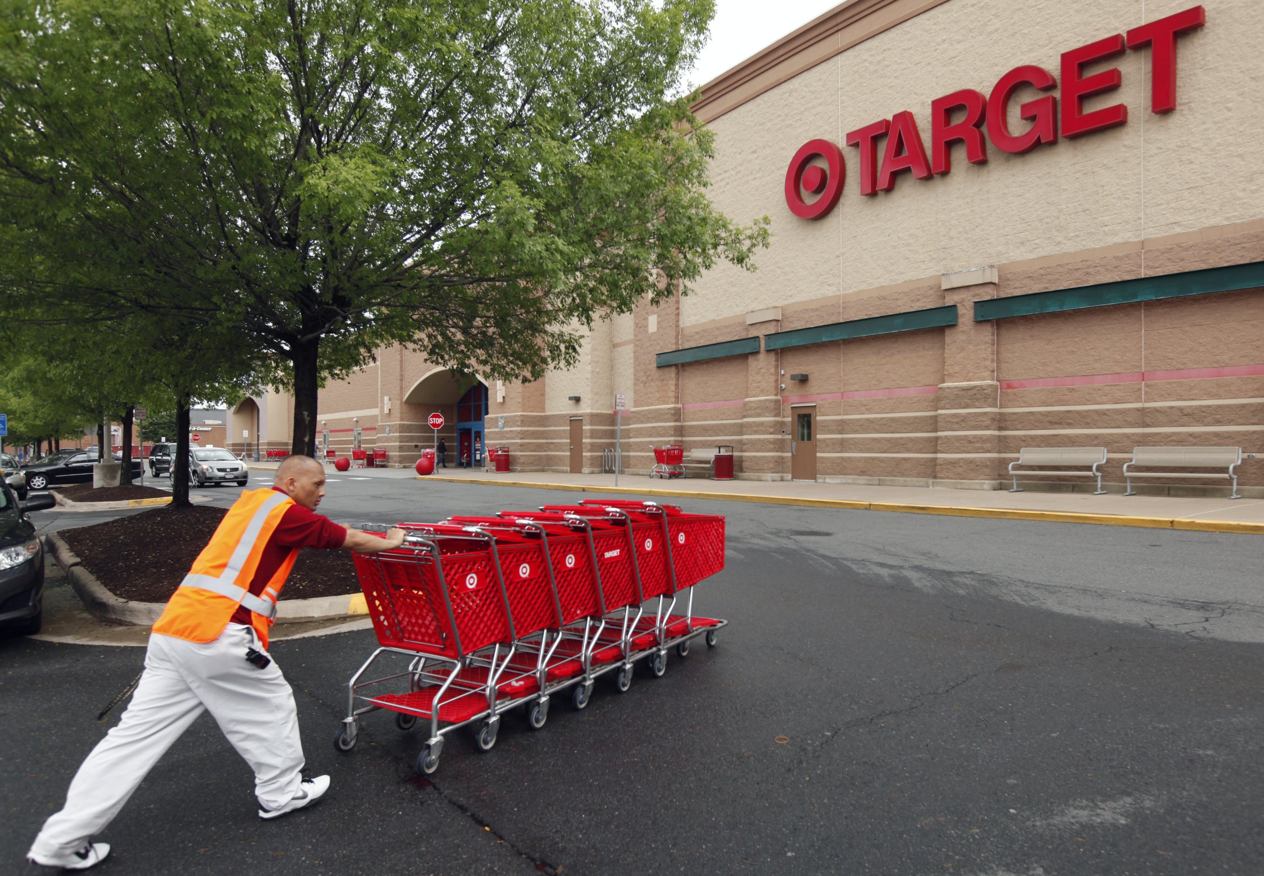 target-minimum-wage-raise-2015-all-employees-to-be-paid-9-per-hour