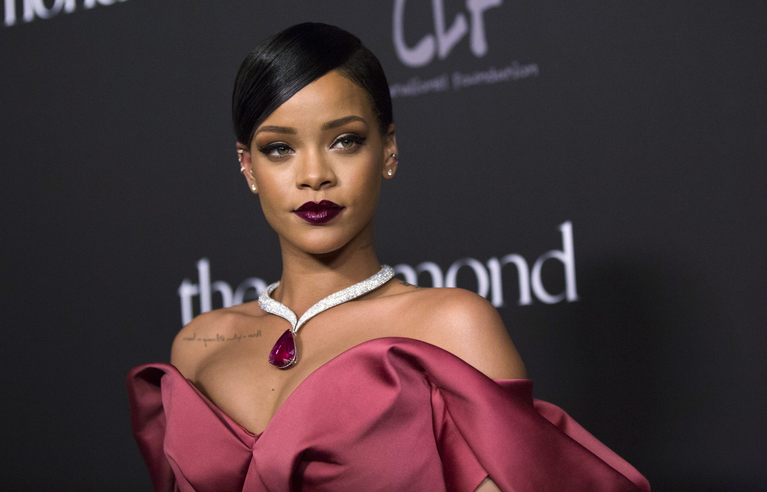 rihanna brief biography