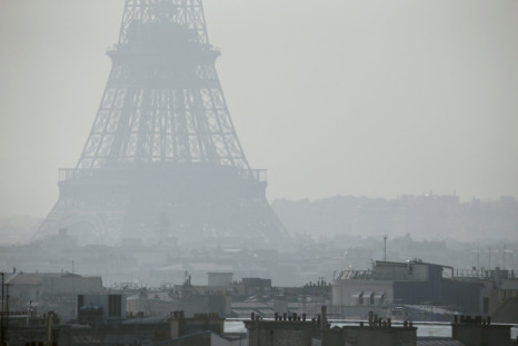 Paris traffic restrictions pollution