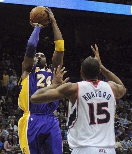 FINAL SCORE: Lakers Keep Rolling, Blow Out Atlanta, 101-87 | IBTimes