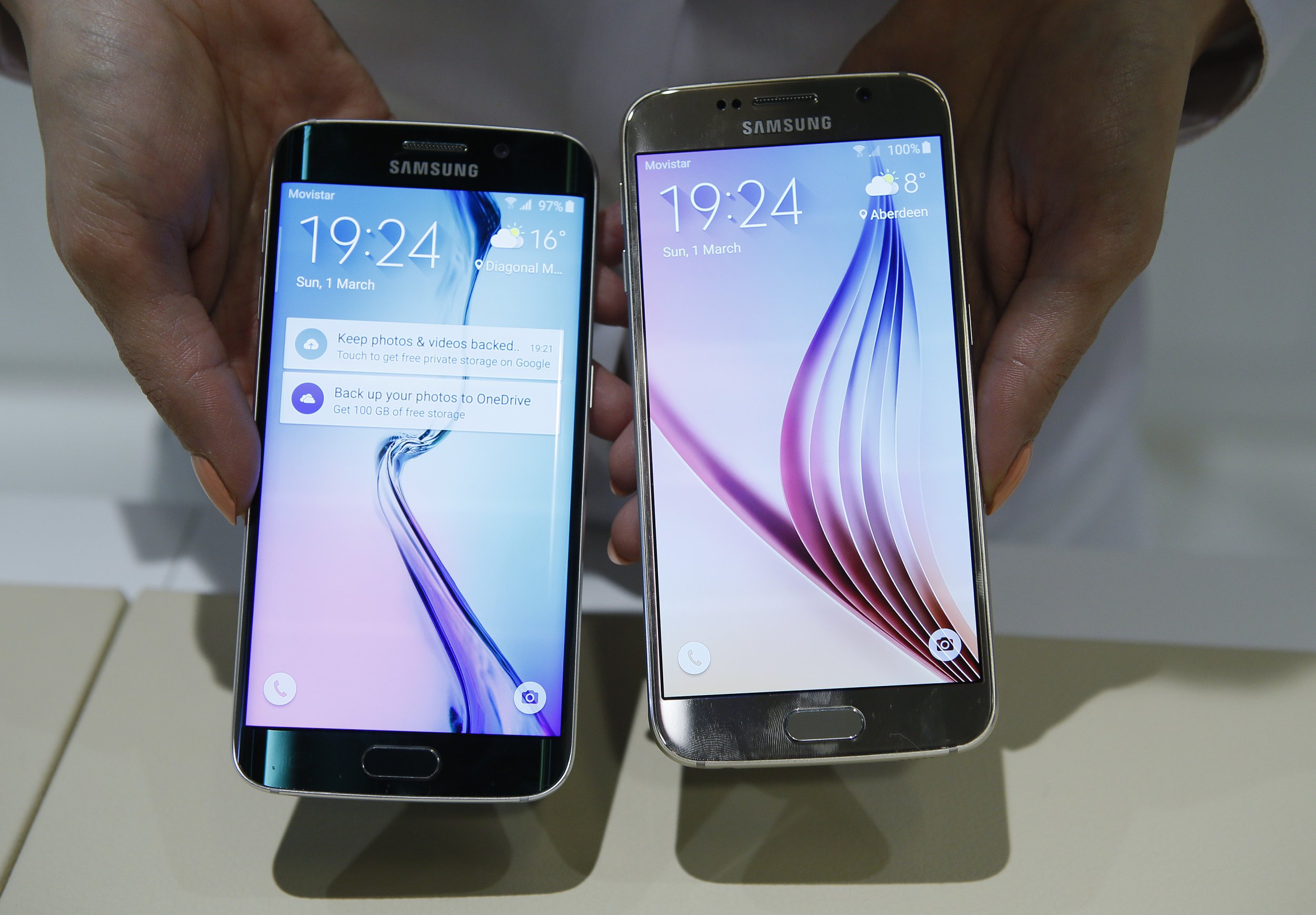 Новый самсунг 6. Samsung Galaxy s6 2015. Galaxy s6 и Galaxy s6 Edge. Samsung New Galaxy s6.