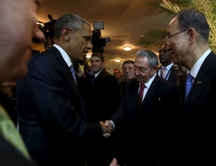 obama castro handshake