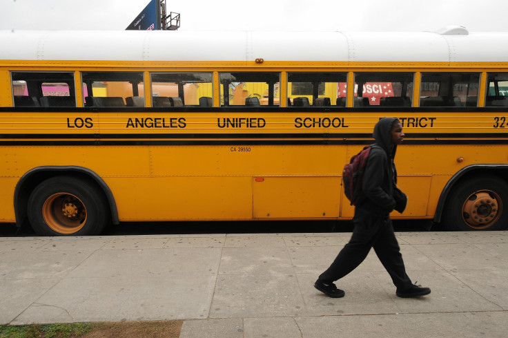 LA school district iPad program refund