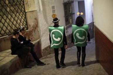 whatsapp-status-costume