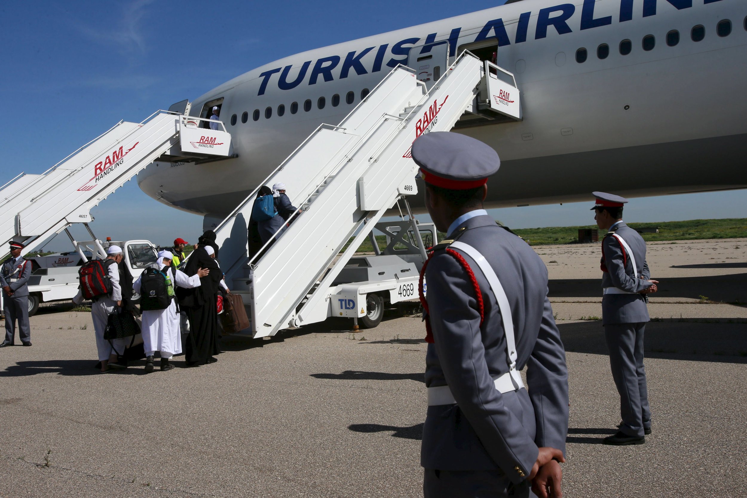 Рейсы в турцию новости сегодня. Turkish Airlines Flight 1878. Турецкие авиалинии. Ямал авиакомпания в Турцию. Turkish Airlines Reuters.