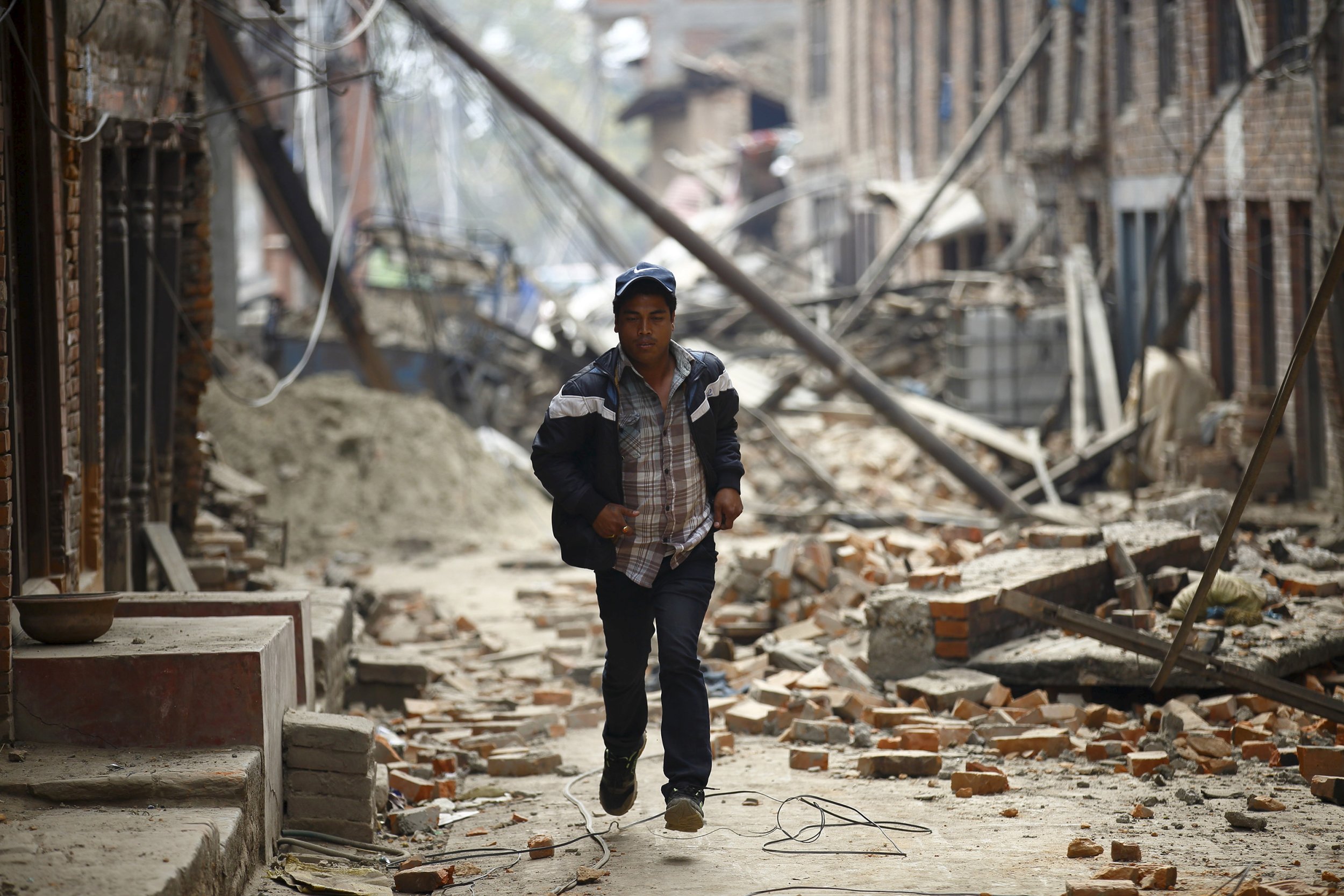 Nepal Earthquake Death Toll Crosses 2200 Mt Everest Prepares For Its Worst Disaster As Huge