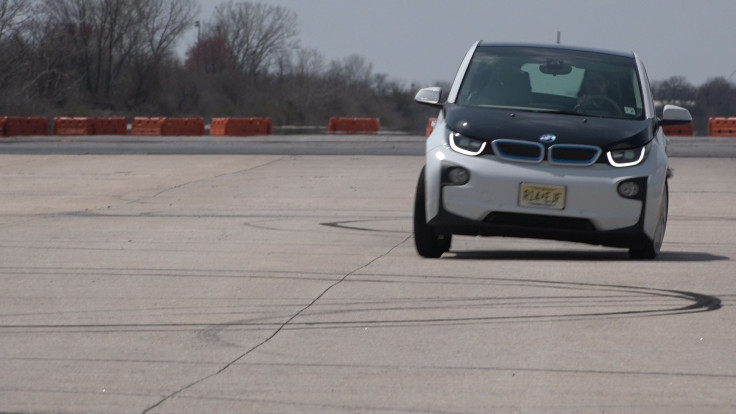 BMW i3 corner lean