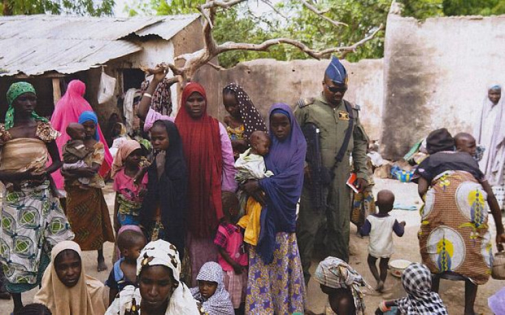 Nigerian army with rescued women