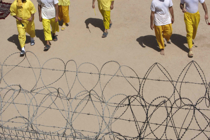 detainees_Iraq camp