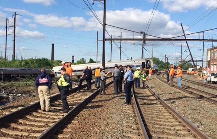 2015-05-13T175859Z_209102184_TM3EB5D12HB01_RTRMADP_3_USA-TRAIN-DERAILMENT