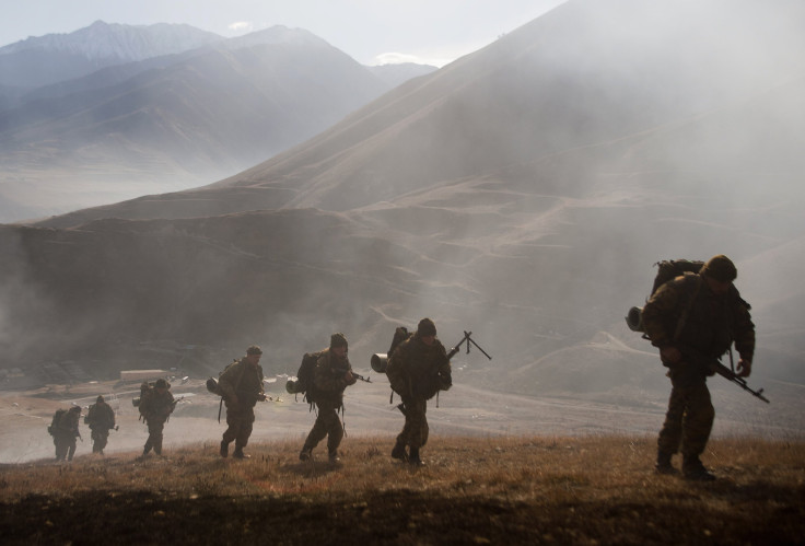 Russian soldiers on exercise 