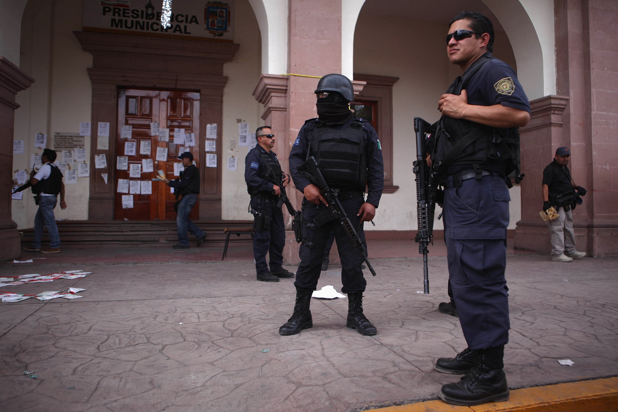 Исчезновение студентов в мексике. Репортёры в Мексики снимаются.