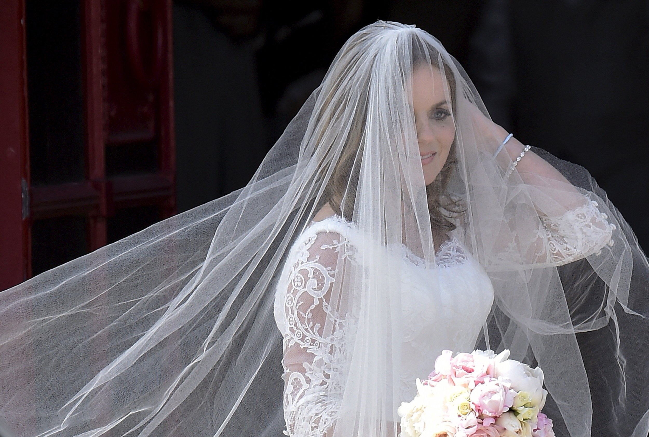 Former Spice Girl Geri Halliwell Gets Married In Phillipa Lepley Dress |  IBTimes