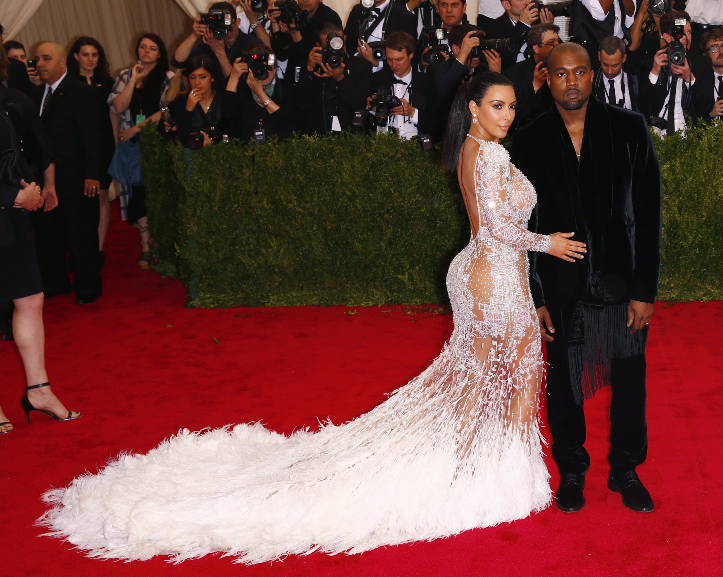 Kanye West Sends Loving Anniversary Message To Kim Kardashian ‘i Would Find You In Any Lifetime