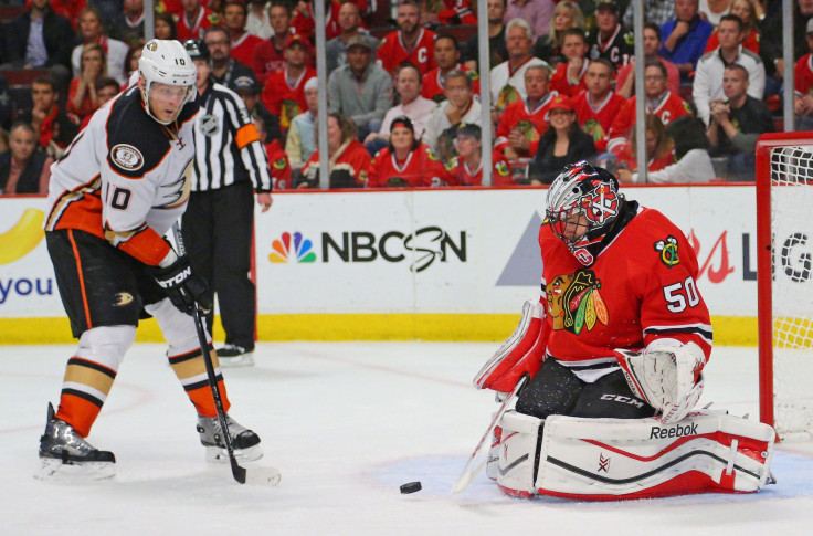 Corey Perry Corey Crawford Ducks Blackhawks 2015