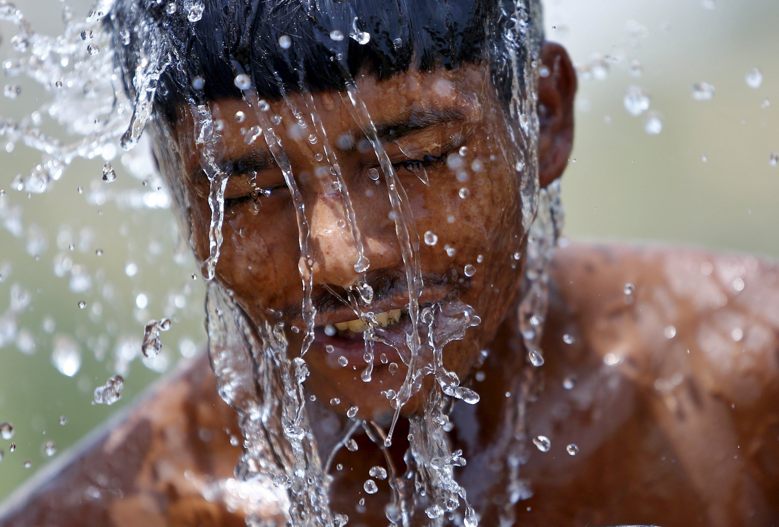 India Heatwave: 11 Die, 600 Suffer Heat Stroke At Award Event; 50 ...