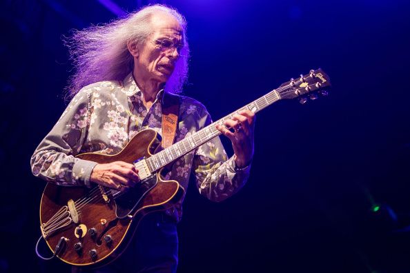Yes Guitarist Steve Howe Discusses Solo 'Anthology' And Prog-Rock Legacy