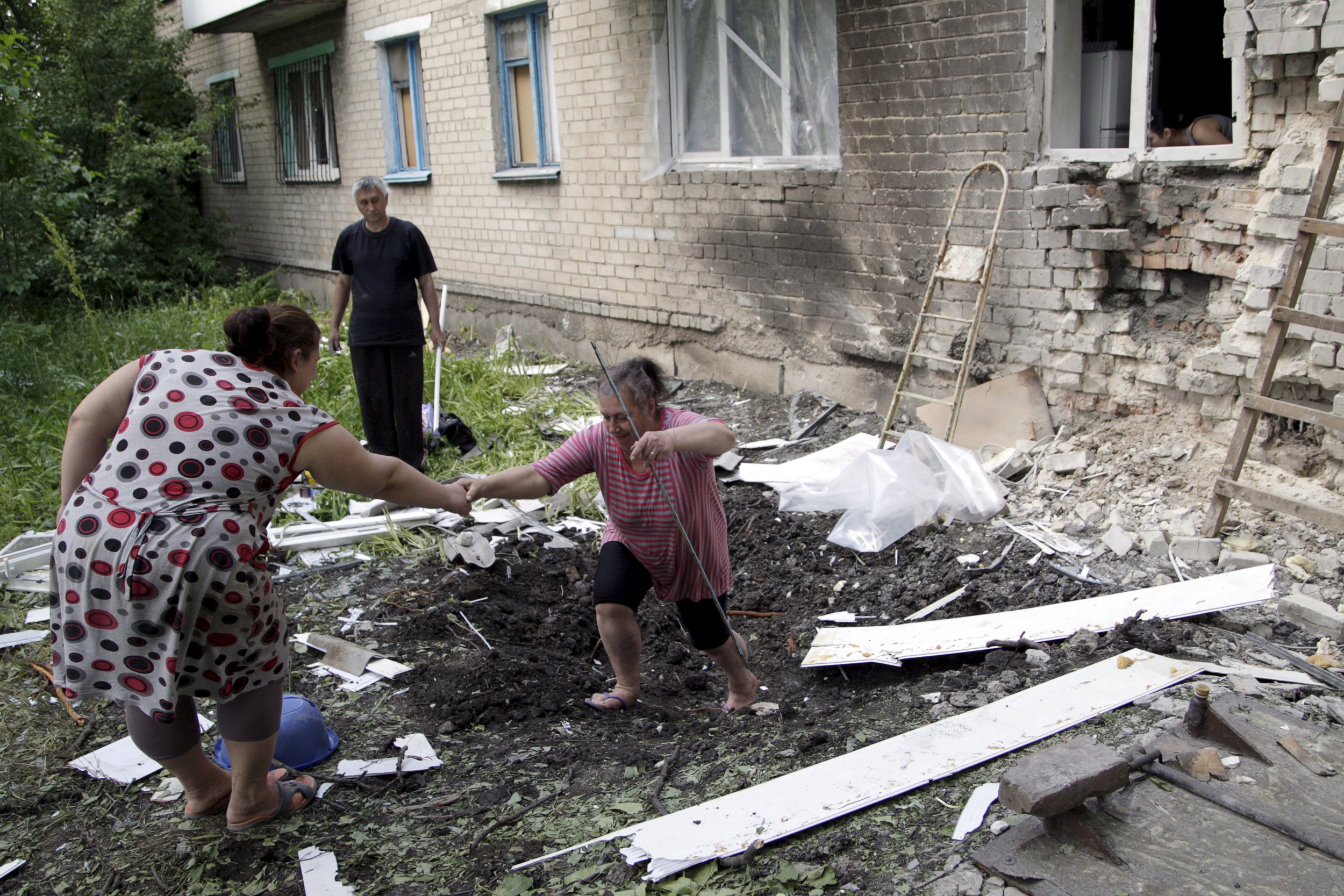 Видеоновости. Фото жертв детей Донбасса. Жертвы войны на Донбассе фото. Убитые дети Донбасса украинской армией.