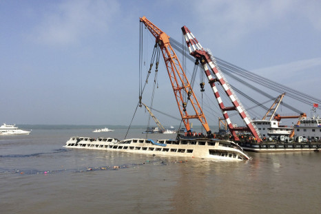 Yangtze boat righted