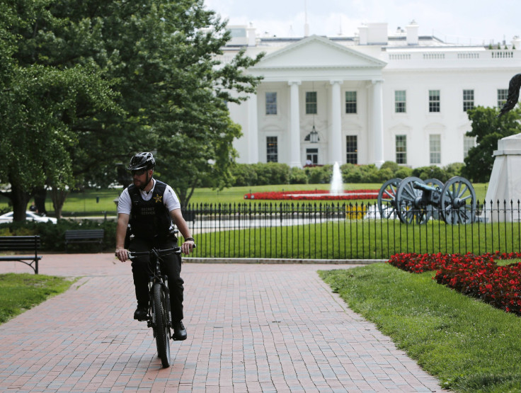 2015-06-09T190604Z_974866952_WASEB6915U101_RTRMADP_3_USA-WHITEHOUSE-BOMBTHREAT