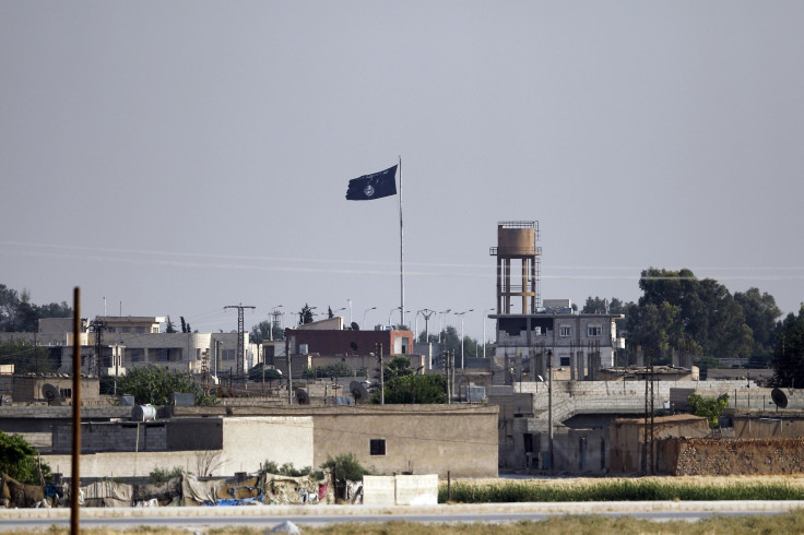 ISISFlag_Syria_June2015