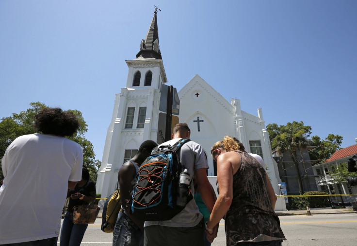 2015-06-18T225536Z_4_LYNXMPEB5H1FC_RTROPTP_4_USA-SHOOTING-SOUTH-CAROLINA