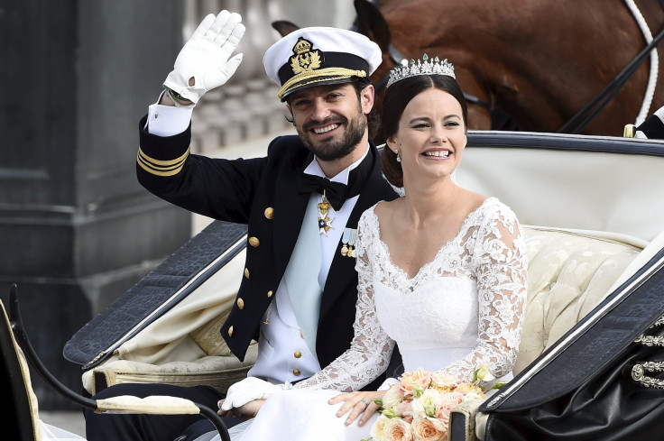 [10:30] Swedish Prince Carl Philip and Sofia Hellqvist smile in the carriage during their wedding in the Royal Chapel in Stockholm
