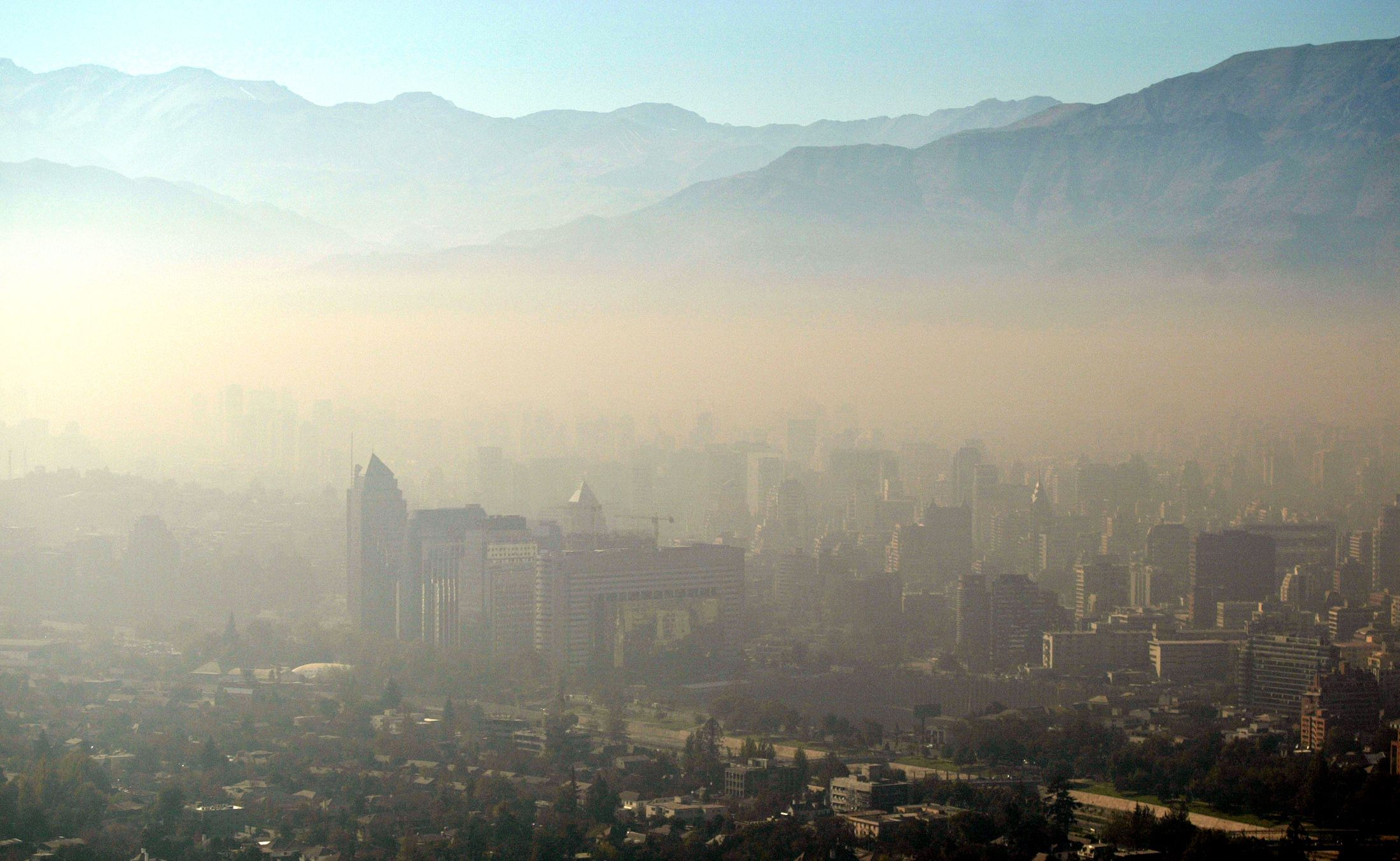 santiago-smog-chile-declares-environmental-emergency-over-air