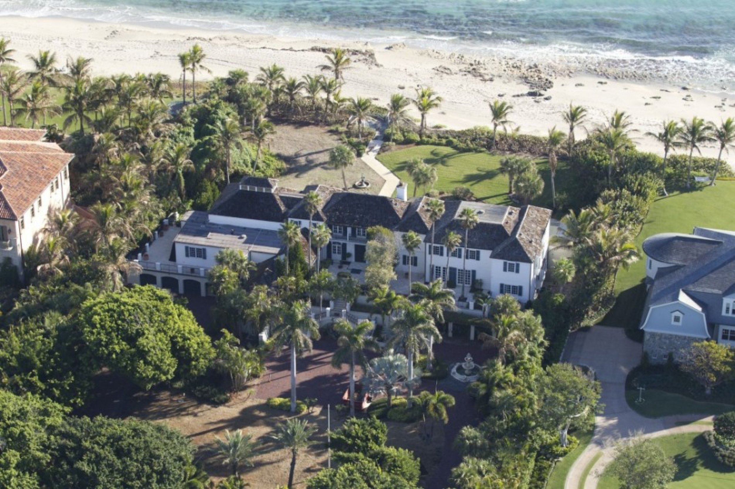 Tiger Woods Ex Wife Elin Nordegren Sells Mansion She Built Following