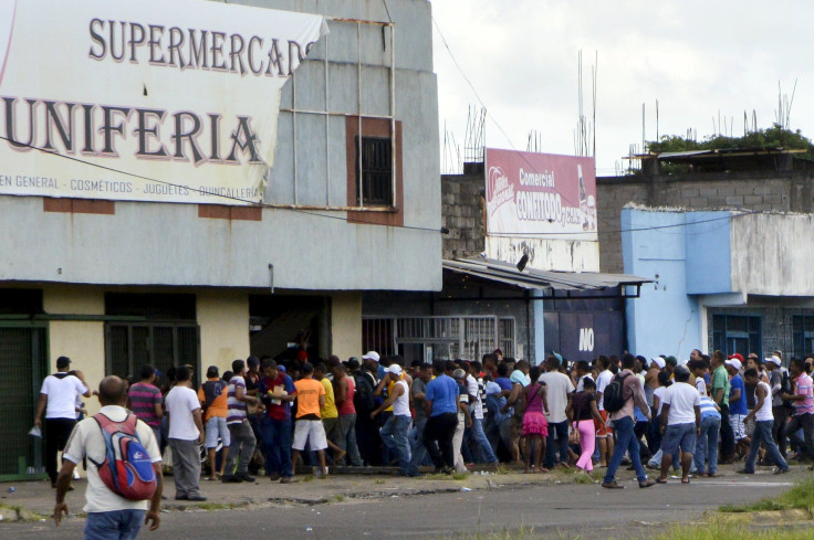 Venezuela supermarket looting