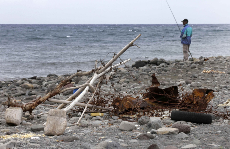 2015-08-03T125640Z_1911566552_PM1EB8311G301_RTRMADP_3_MALAYSIA-AIRLINES-CRASH