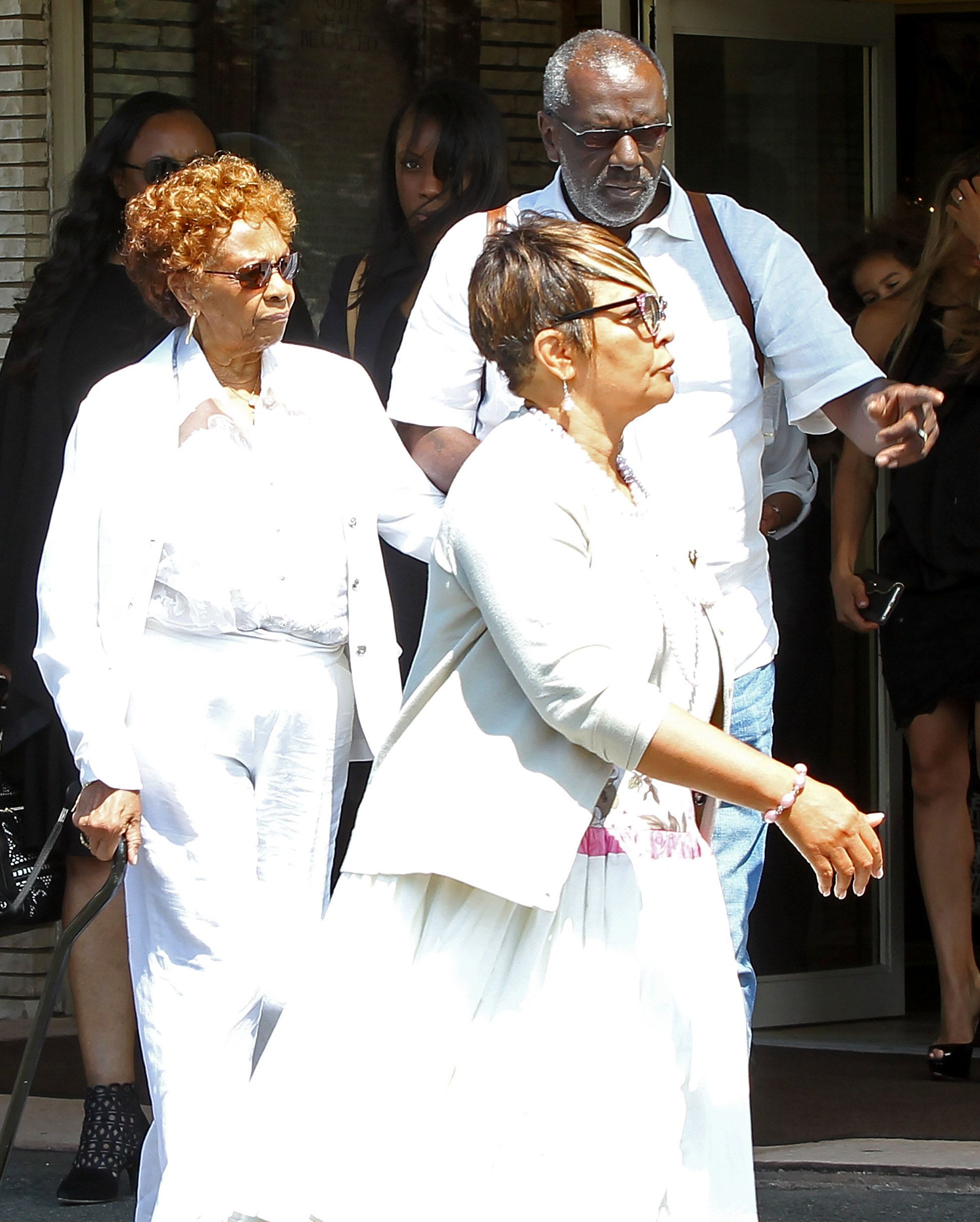 Funeral Director At Bobbi Kristina Brown Burial Reportedly Asked For ...